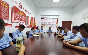 智能環(huán)保，安全出行100%-公交公司舉行專線車安全會議”