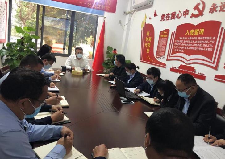 吹起疫情防控沖鋒號(hào)，守護(hù)乘客平安出行